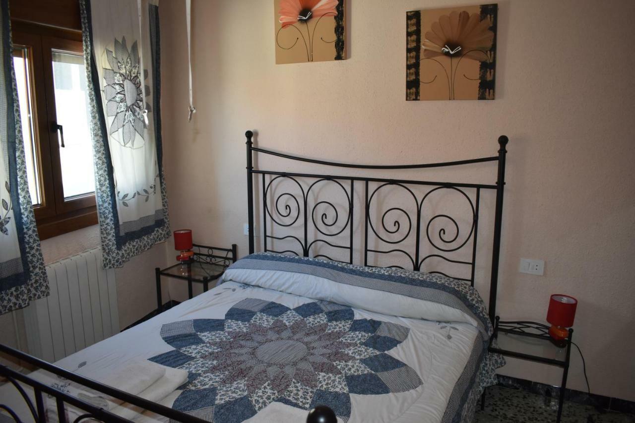 La Casassa II Hostal Les Coves de Vinroma Exterior foto